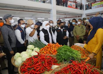 Khofifah Targetkan Sebelum Idul Adha Harga Cabai Stabil